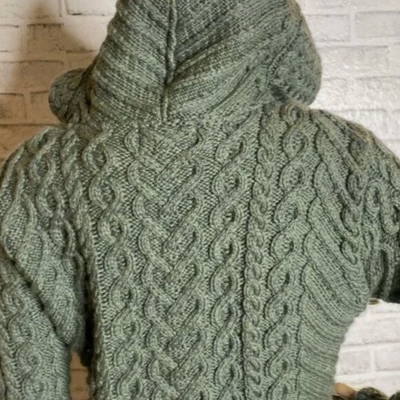 Aran Crafts 100% Merino Wool Hooded Cardigan Green Side Zip Heart Design Small - Picture 8 of 9